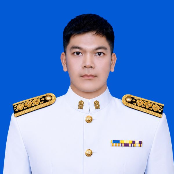 นายศิลปวรรธน์ ช่วยเอื้อวิชญกุล