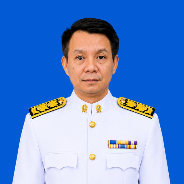 นายชุมพล ตามพหัตถิ์ 