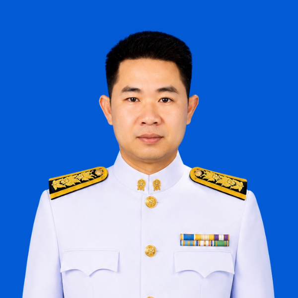 นายพลวัฒน์ ทองอินทร์ 
